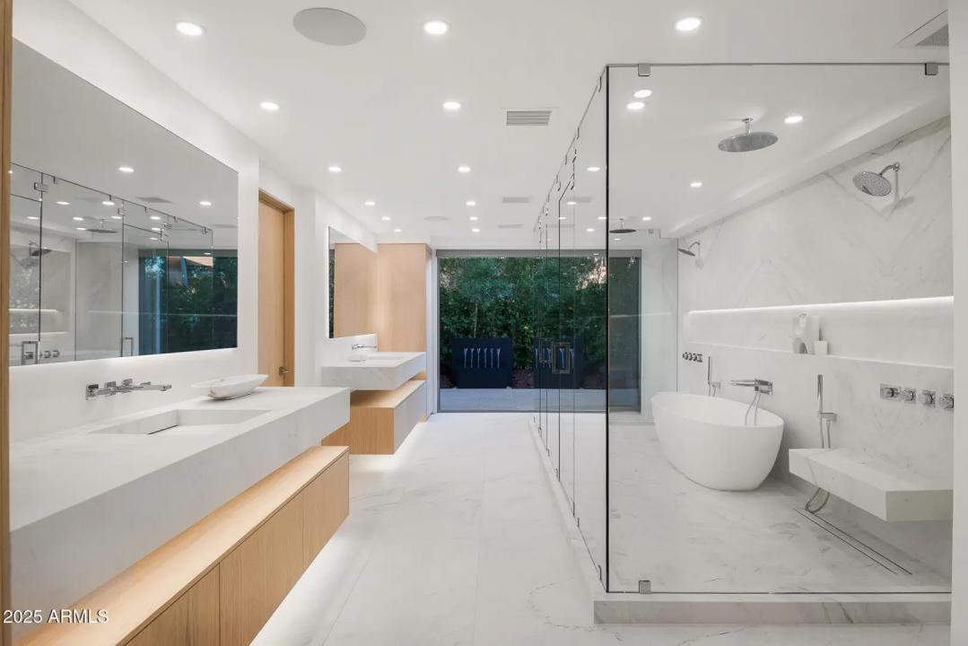 Real Estate Picture 16