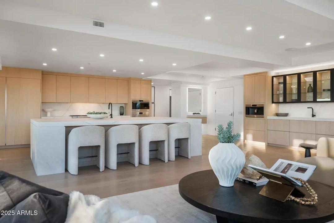 Real Estate Picture 5