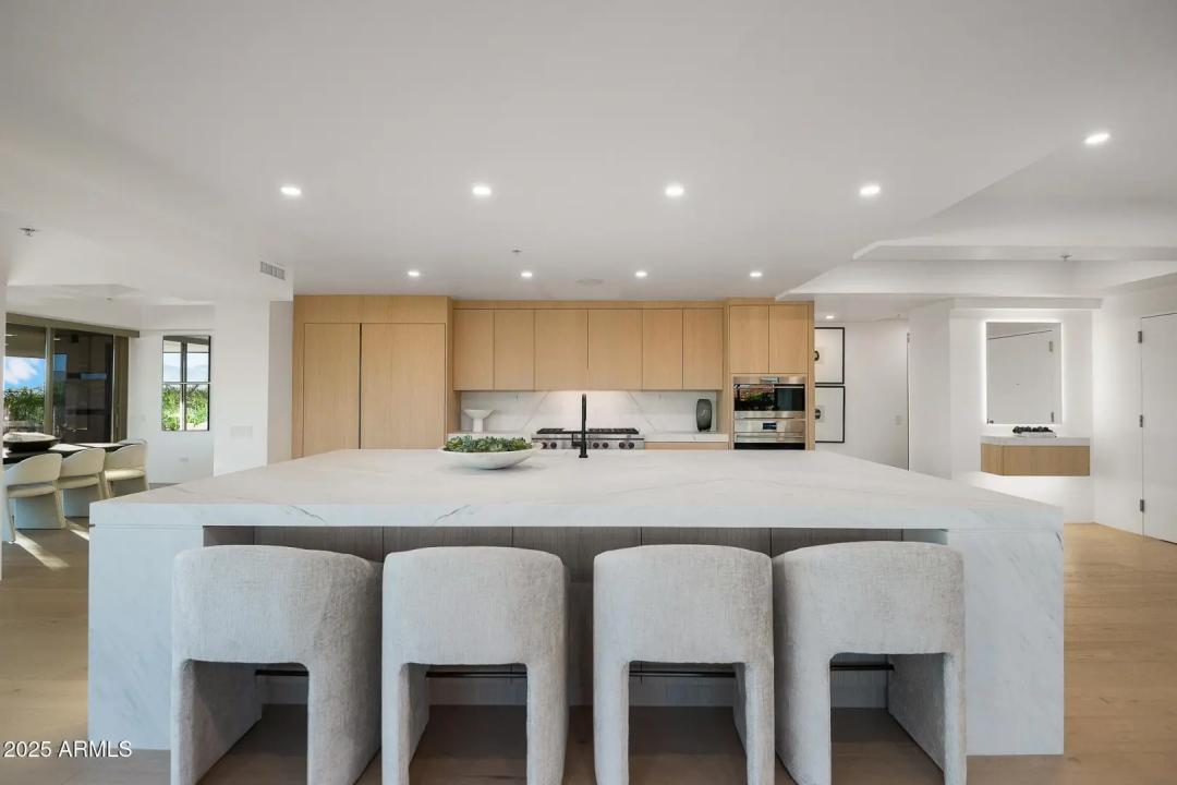 Real Estate Picture 6