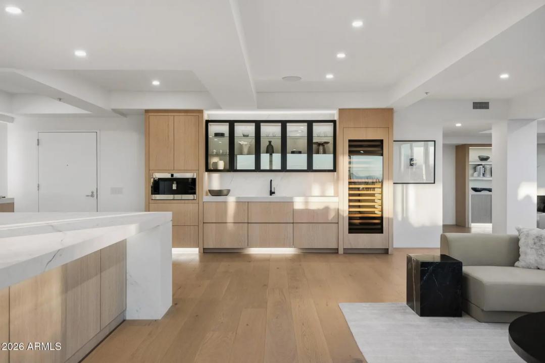 Real Estate Picture 10