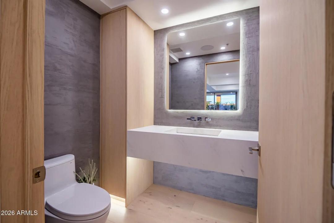 Real Estate Picture 18