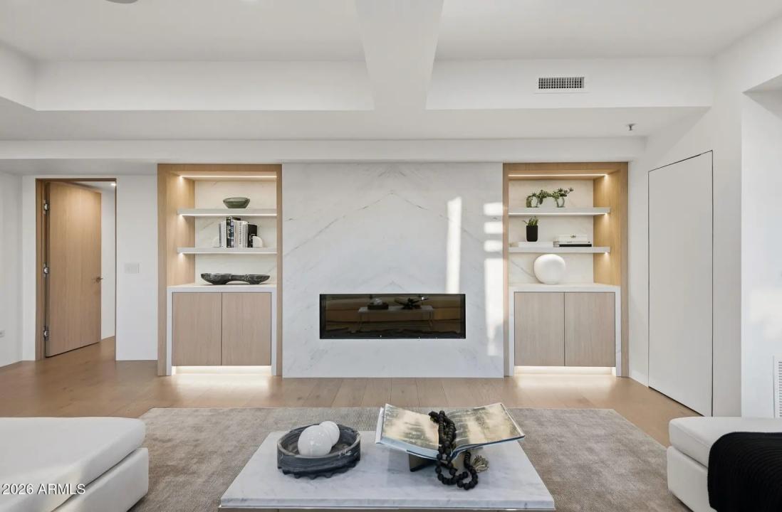 Real Estate Picture 16