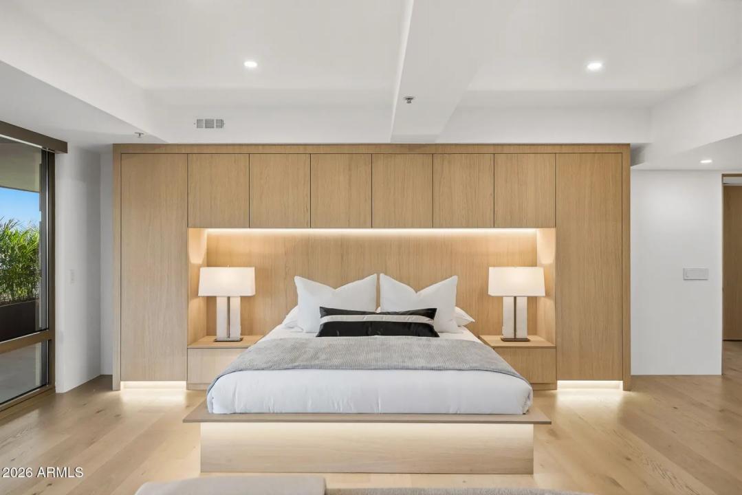 Real Estate Picture 20