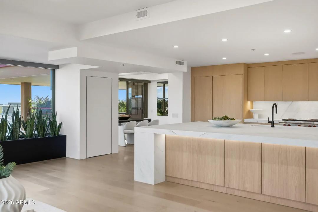 Real Estate Picture 32