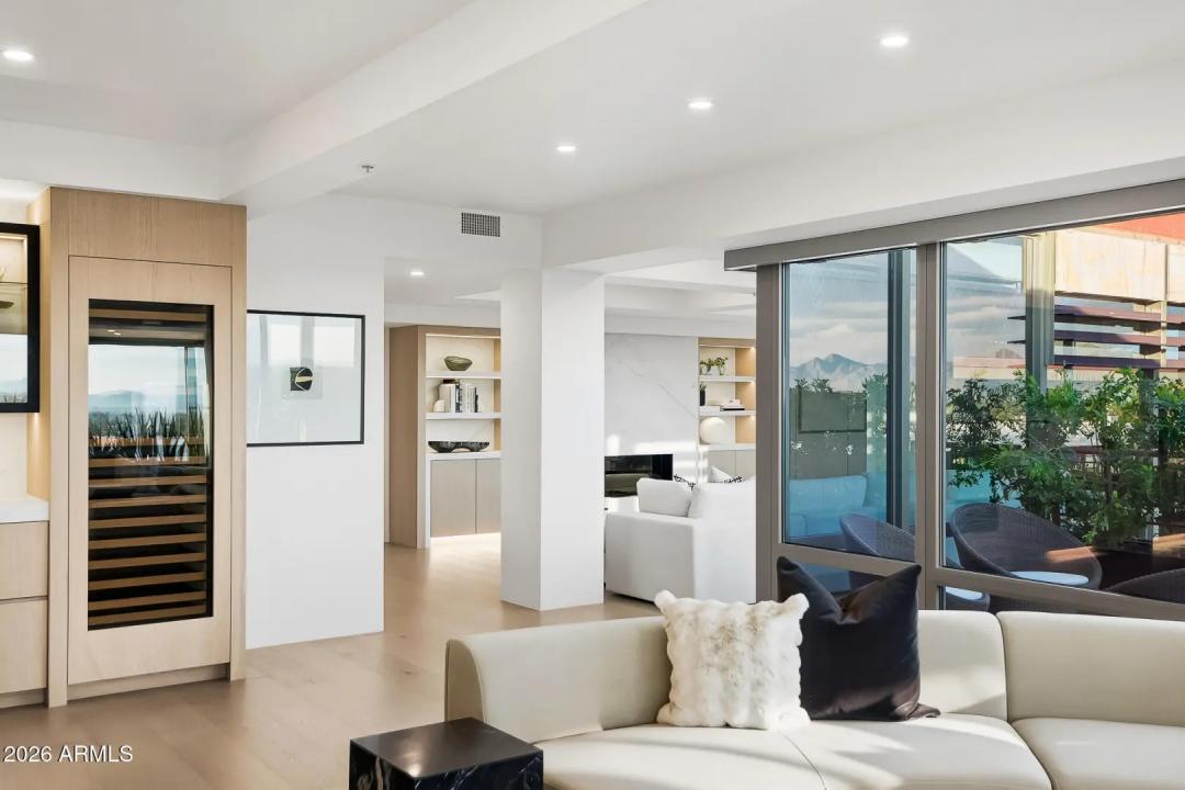 Real Estate Picture 12