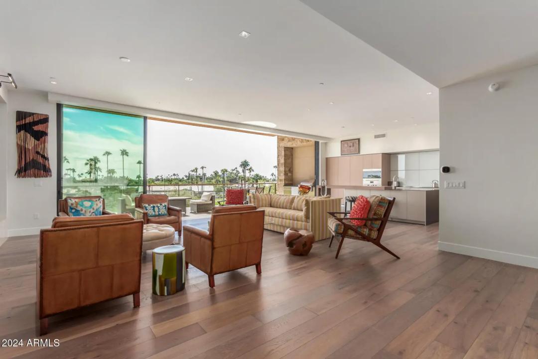 Real Estate Picture 5