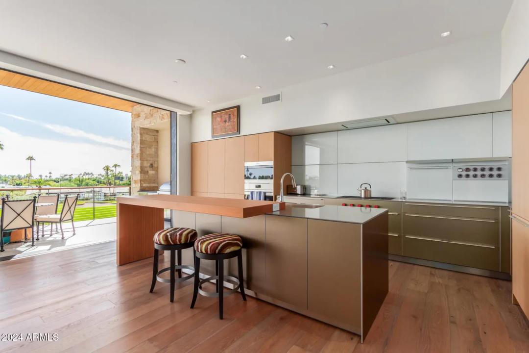 Real Estate Picture 10