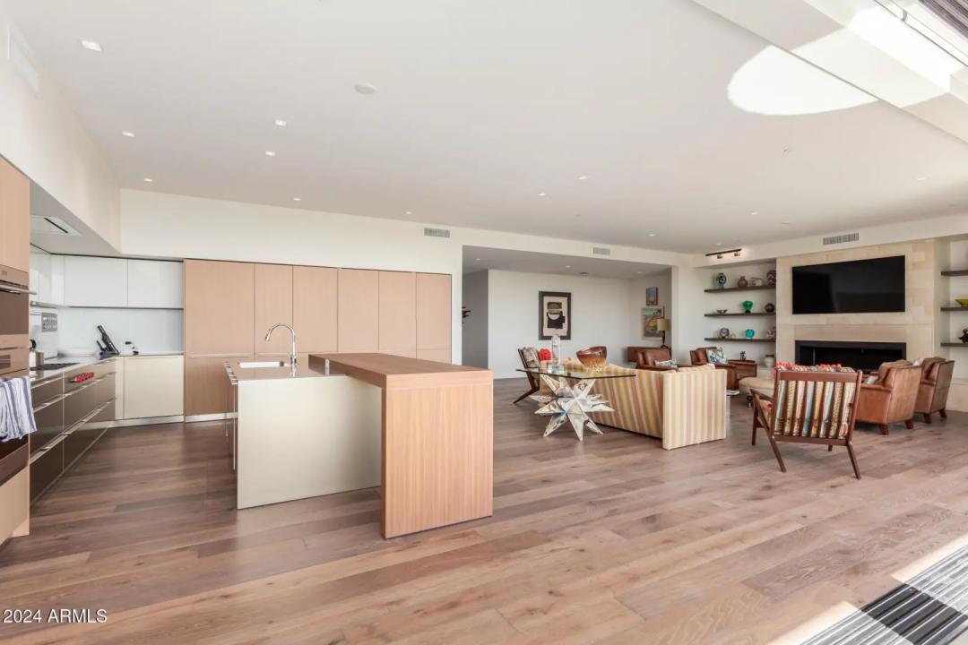 Real Estate Picture 13