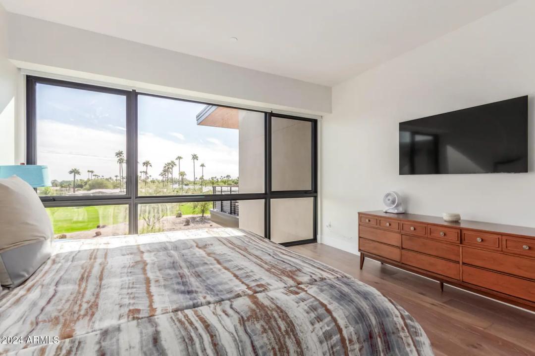 Real Estate Picture 16