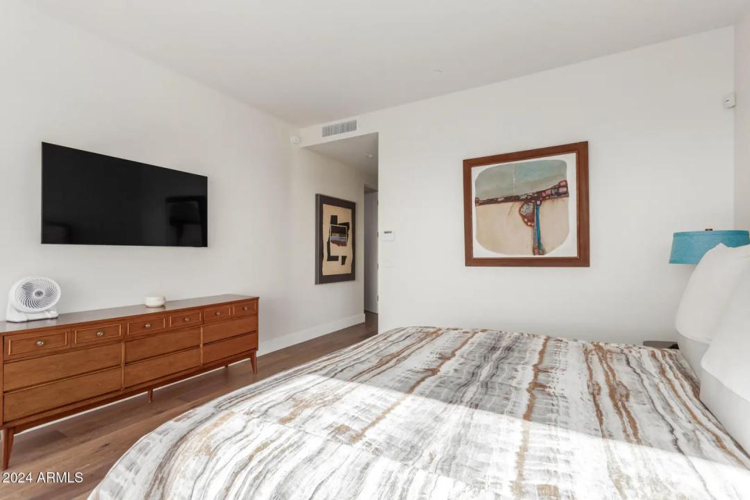 Real Estate Picture 17