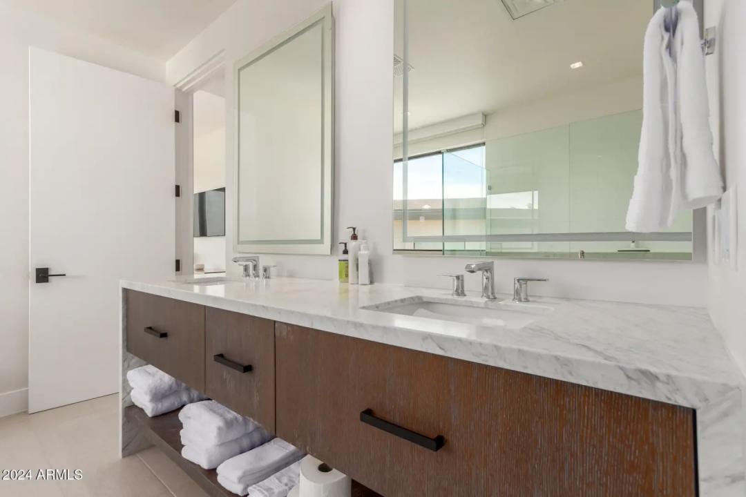 Real Estate Picture 20