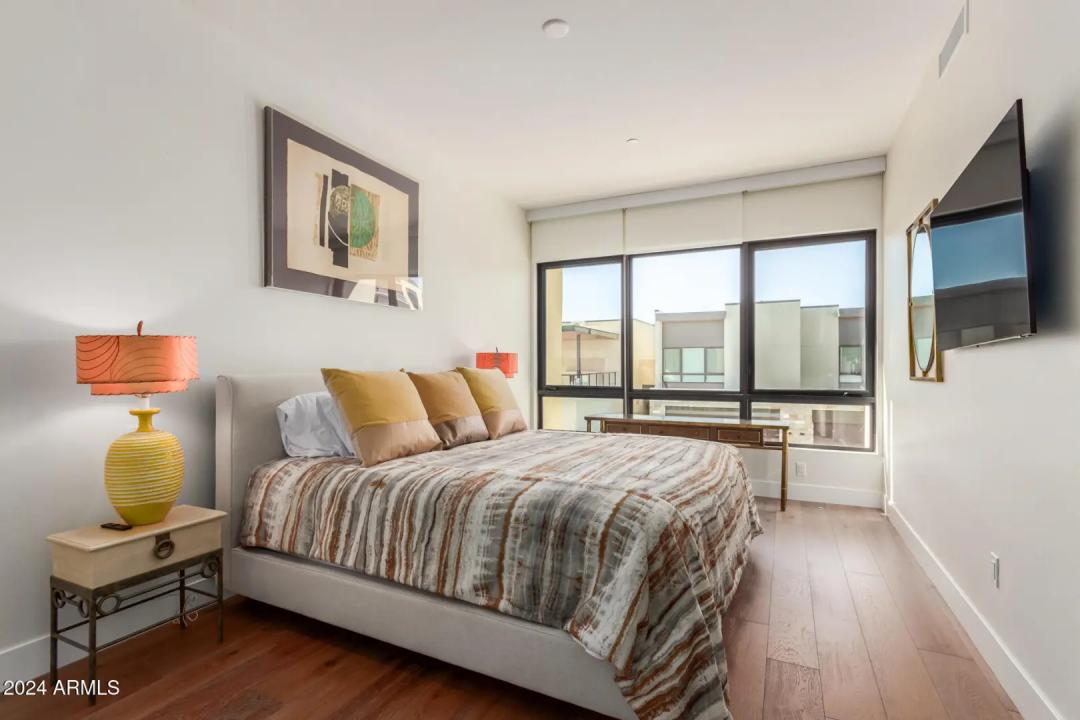 Real Estate Picture 22