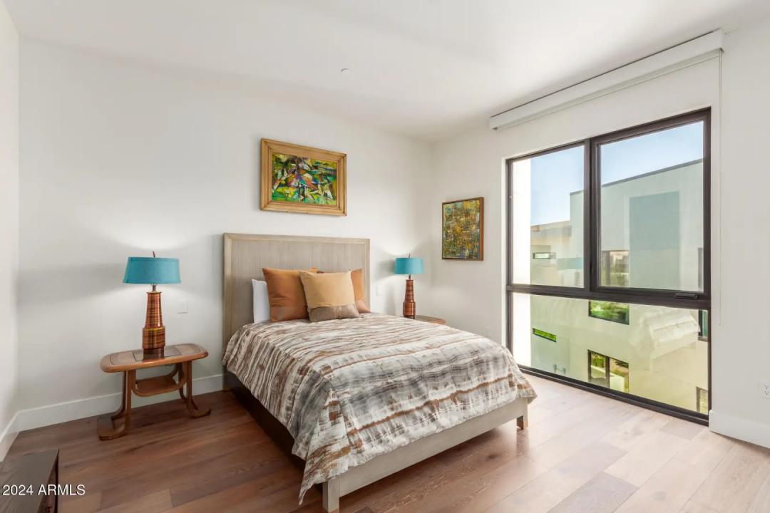 Real Estate Picture 28