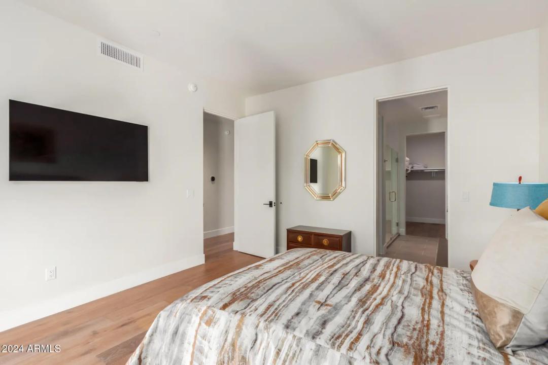 Real Estate Picture 30