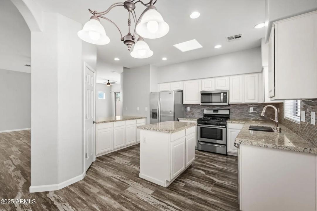 6382 W BLACKHAWK Drive Glendale AZ 85308