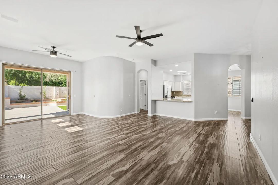 Real Estate Picture 14