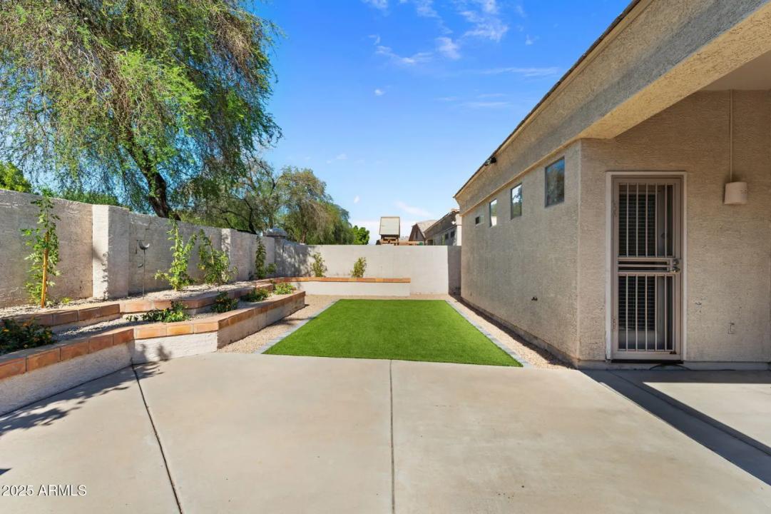 Real Estate Picture 29