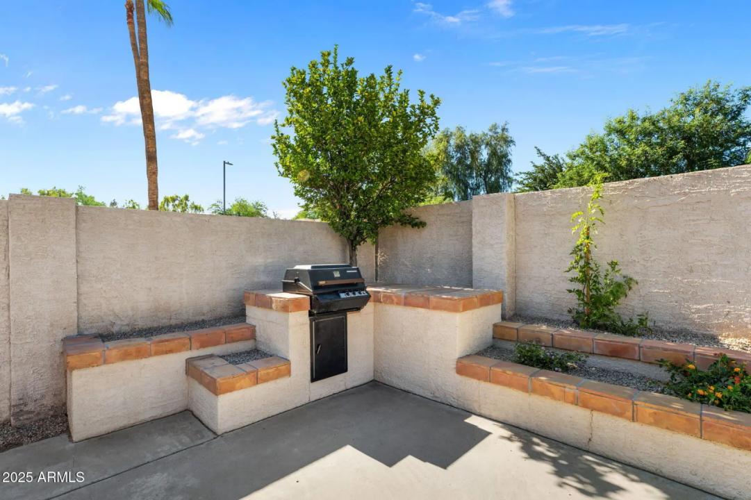 Real Estate Picture 30