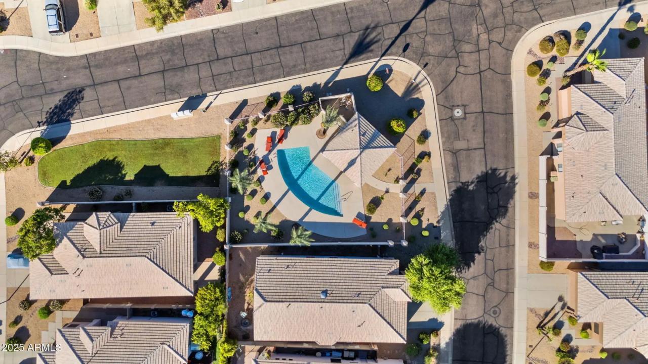 Real Estate Picture 33