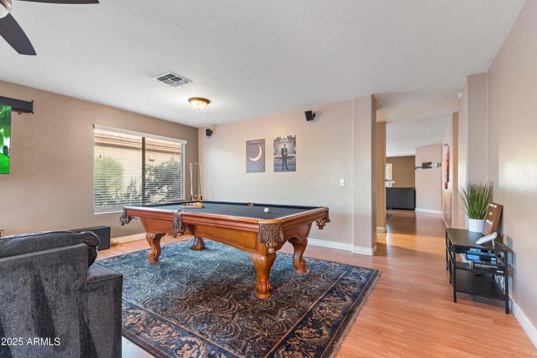 Real Estate Picture 4