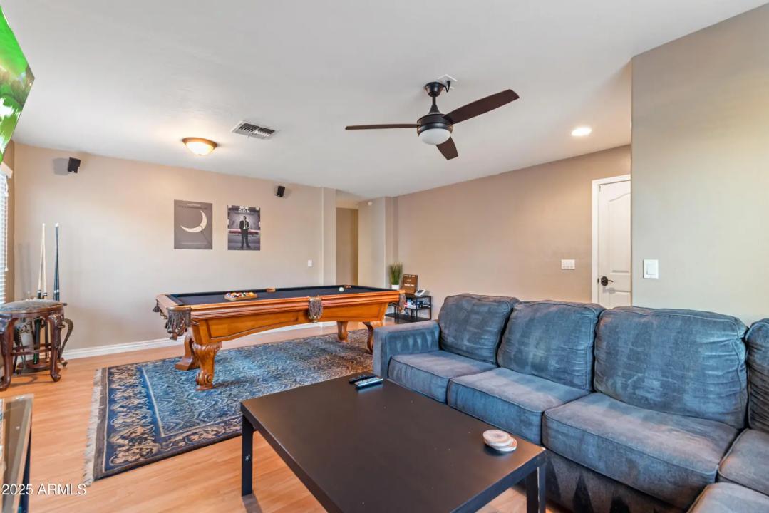 Real Estate Picture 8