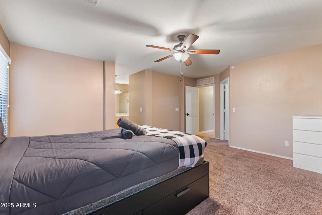 Real Estate Picture 18