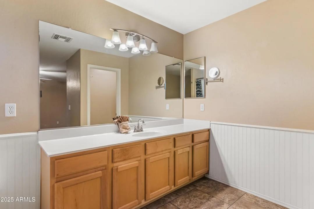 Real Estate Picture 20