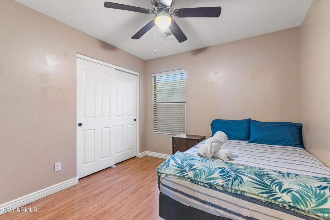 Real Estate Picture 24