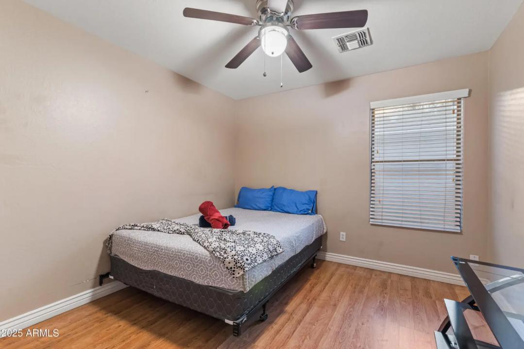 Real Estate Picture 30