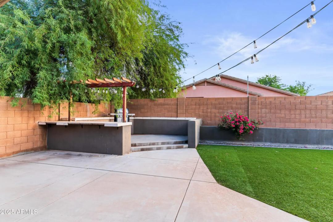 Real Estate Picture 32