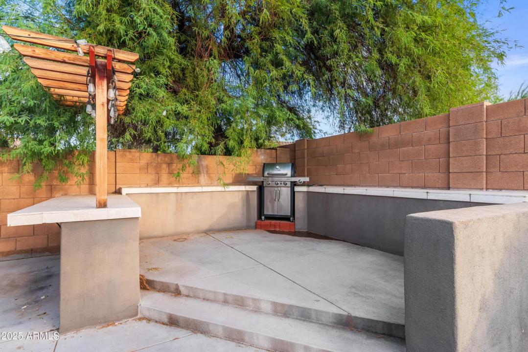 Real Estate Picture 33