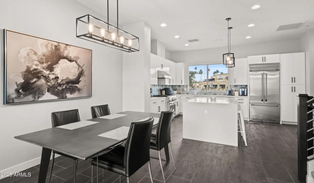 Real Estate Picture 5