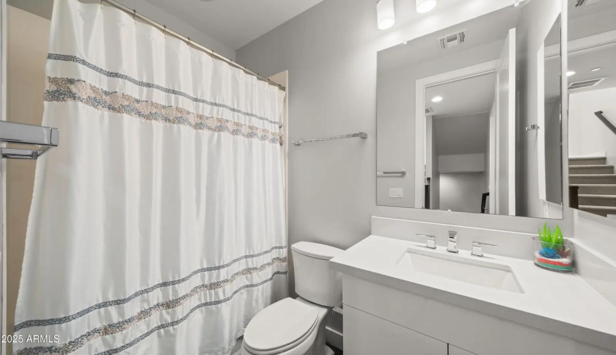 Real Estate Picture 14