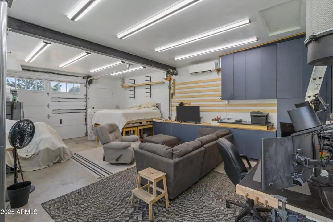 Real Estate Picture 32
