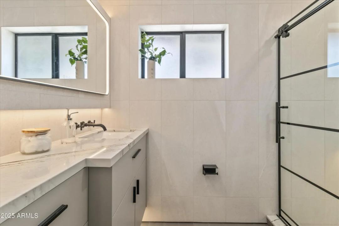 Real Estate Picture 26