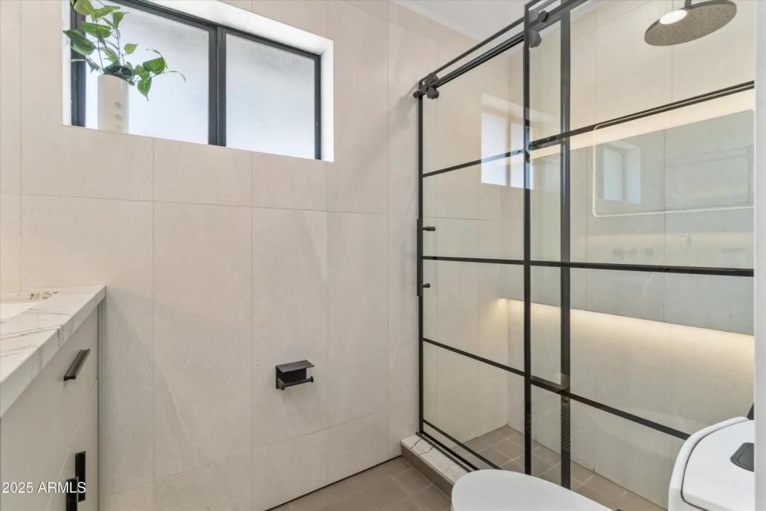 Real Estate Picture 27