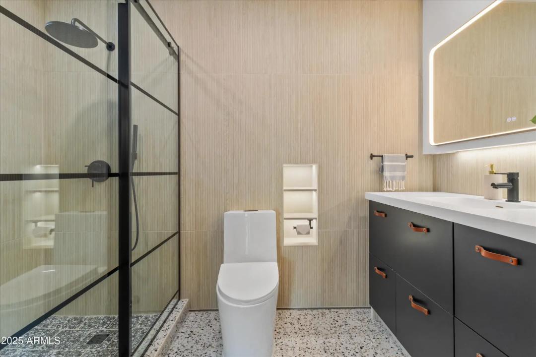 Real Estate Picture 23