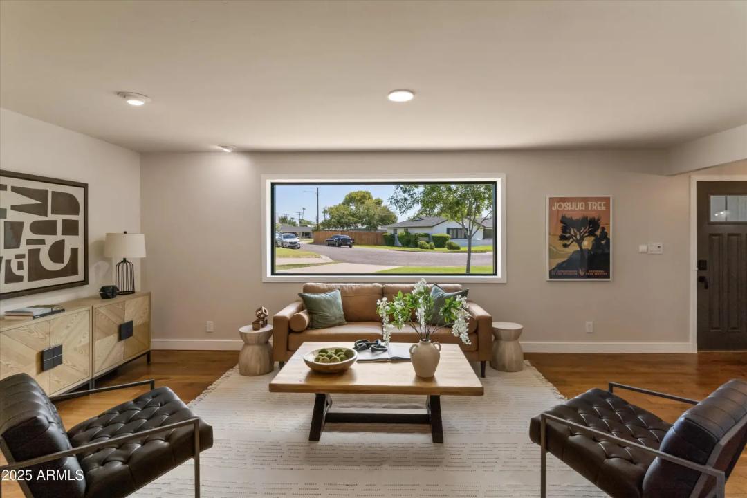Real Estate Picture 5