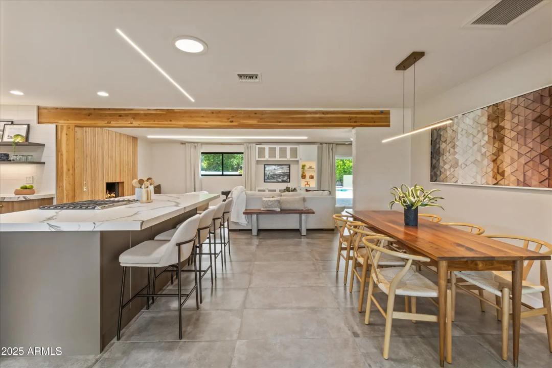 Real Estate Picture 4