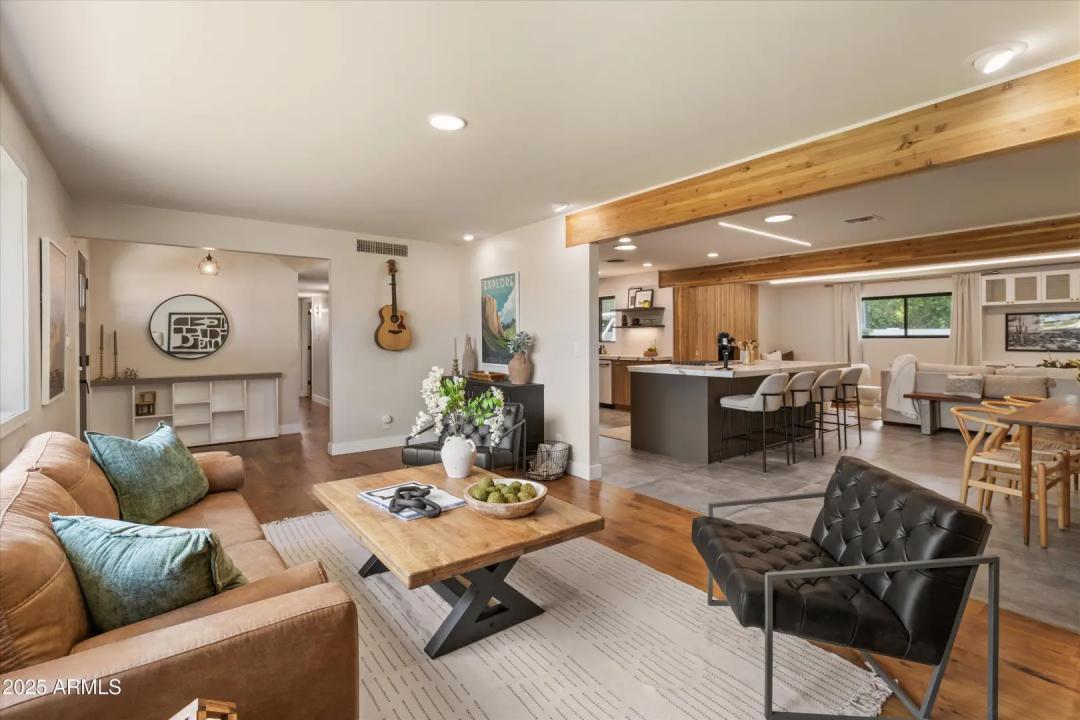 Real Estate Picture 9