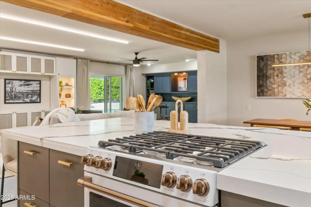 Real Estate Picture 15