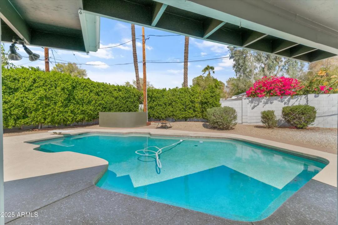 Real Estate Picture 34