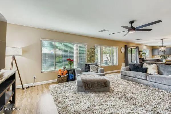 Real Estate Picture 12