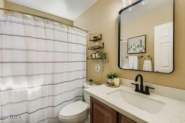 Real Estate Picture 14
