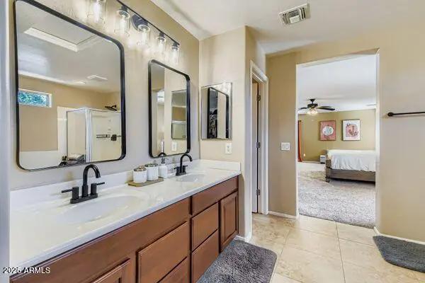 Real Estate Picture 18