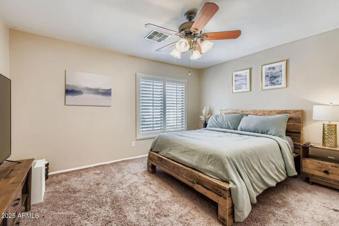 Real Estate Picture 22