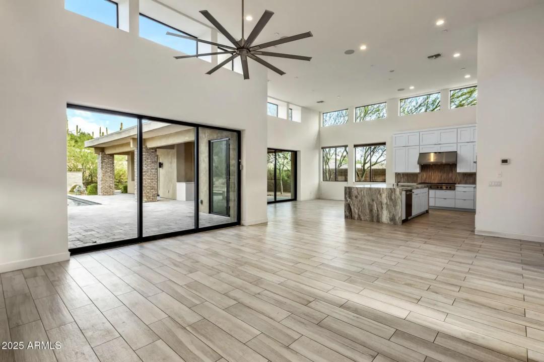 Real Estate Picture 5