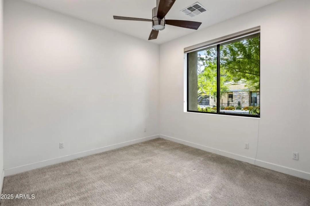 Real Estate Picture 15