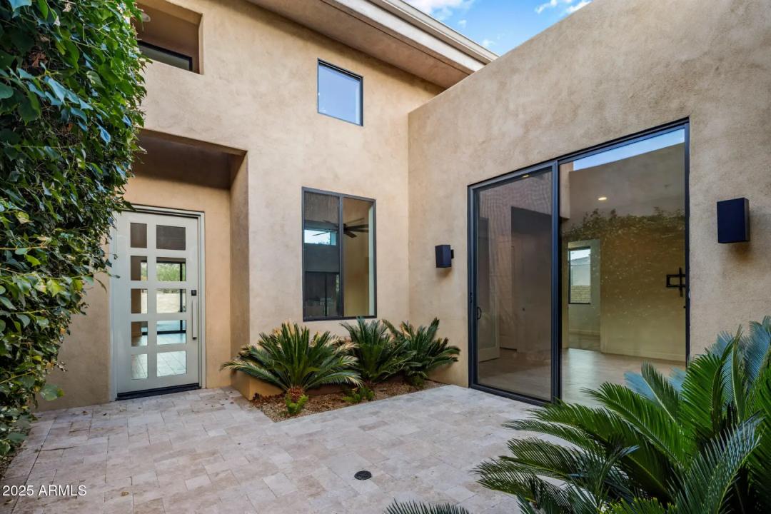 Real Estate Picture 4