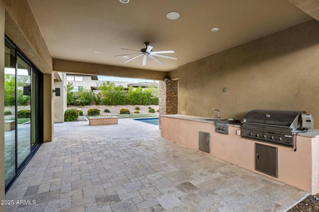 Real Estate Picture 27